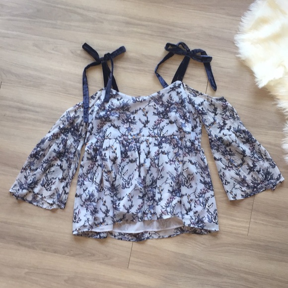 LOFT Tops - Loft - flowy floral top